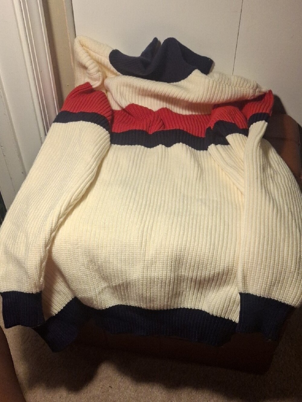 Gucci Men's Cream Zip-Up Sweater with Red & Navy Stripes - Picture 5 of 10